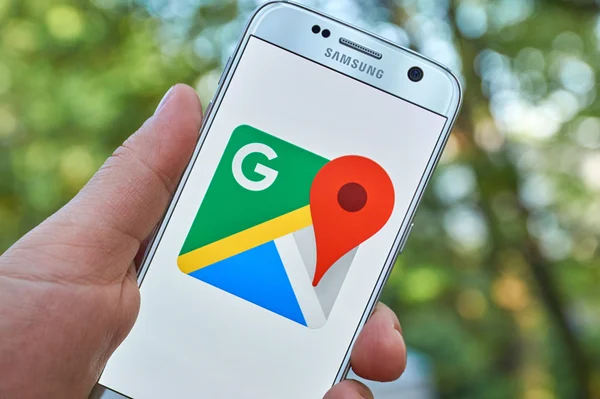 depositphotos_111245426-stock-photo-google-maps-app