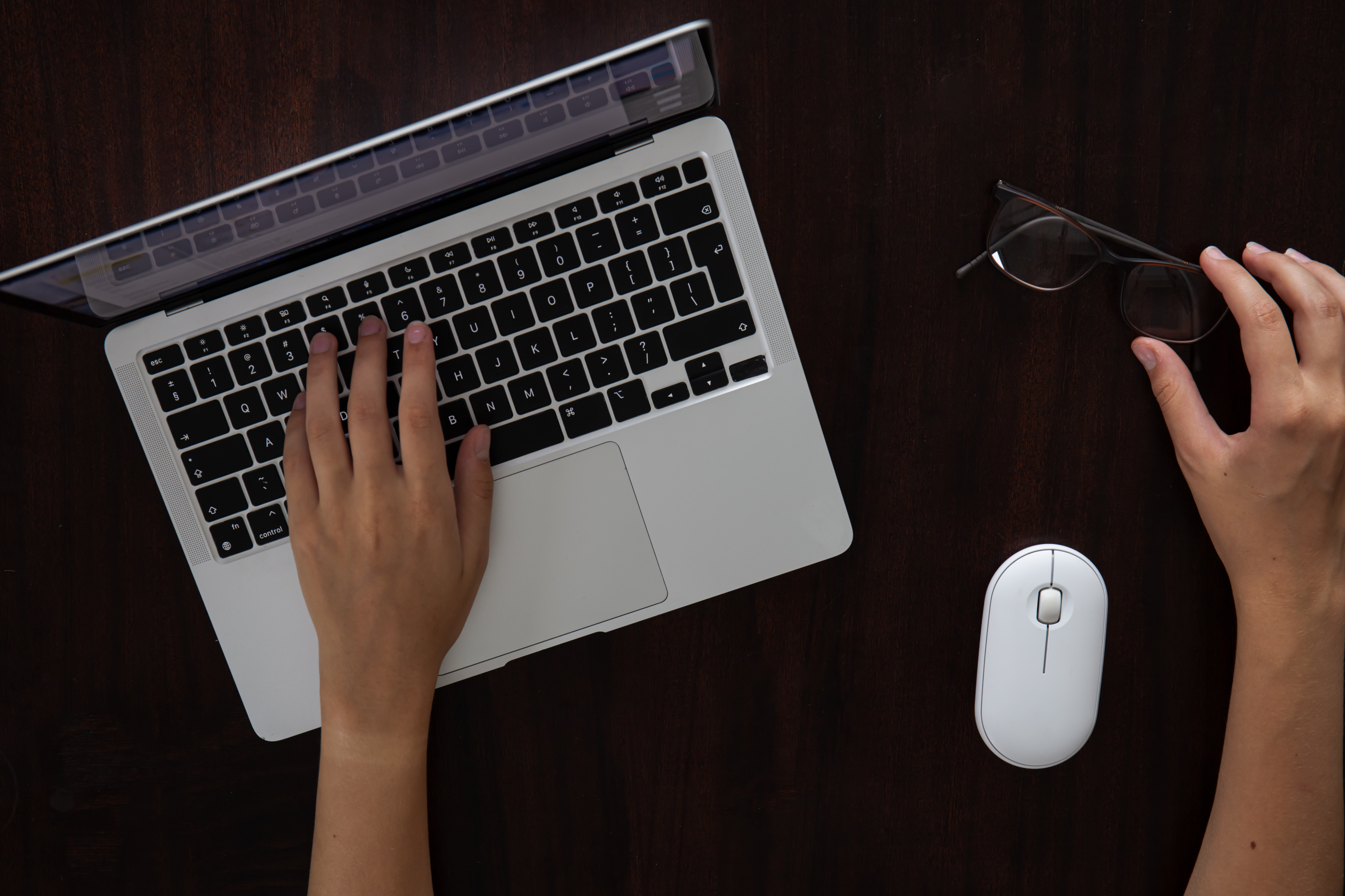 laptop-with-mouse-and-glasses-laptop-for-work-school-university-workplace-with-everything-you-need