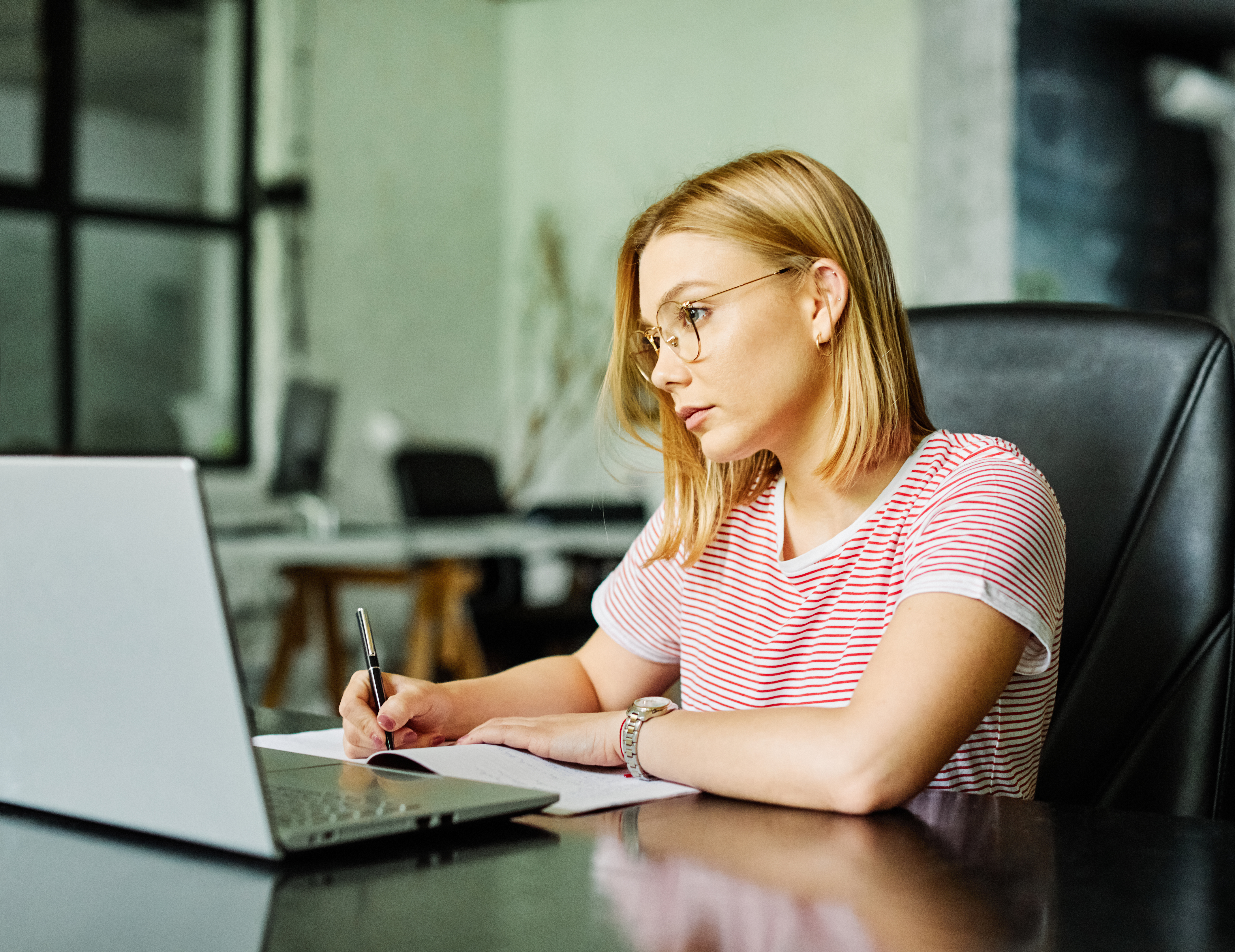 laptop-gir-woman-businesswoman-student-office-business-technology-internet-young-computer-desk-start-up-coworking-space-table-working-workplace-creative-startup-entrepreneur